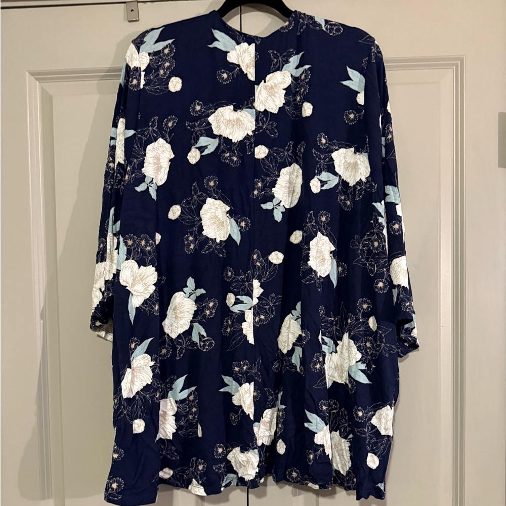 Torrid Navy and White Kimono Cardigan - Picture 5 of 5